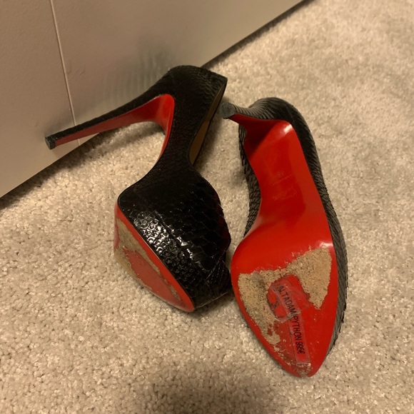 Christian Louboutin Python Peep-Toe Pumps 39 - Picture 4 of 7